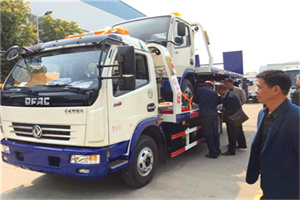 秦皇岛汽车道路救援拖车价格